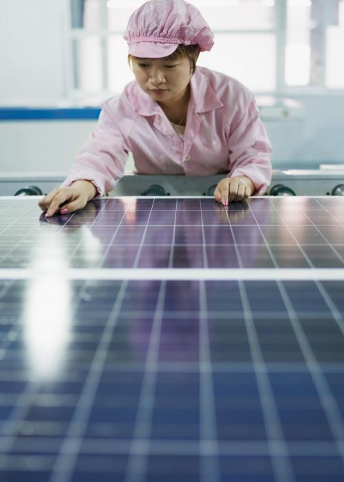 china-worker-solar-panel